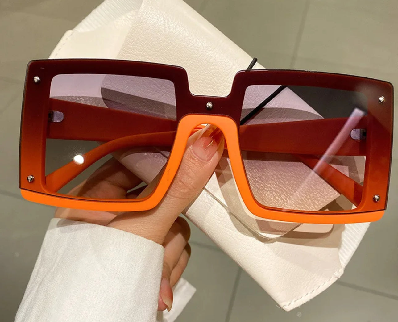 THE LUXE VIEW (Orange)